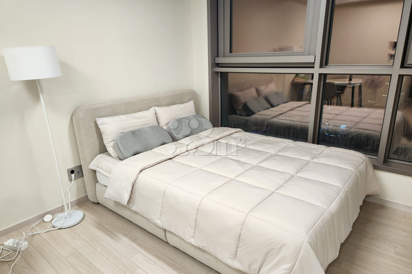 Fully furnished accommodation 1 minute from D 2th image
