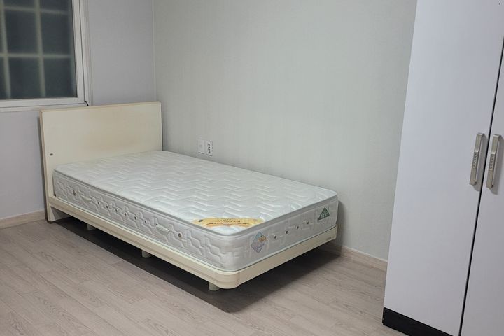 Chungbuk National University, Jungmun, Single 4th image