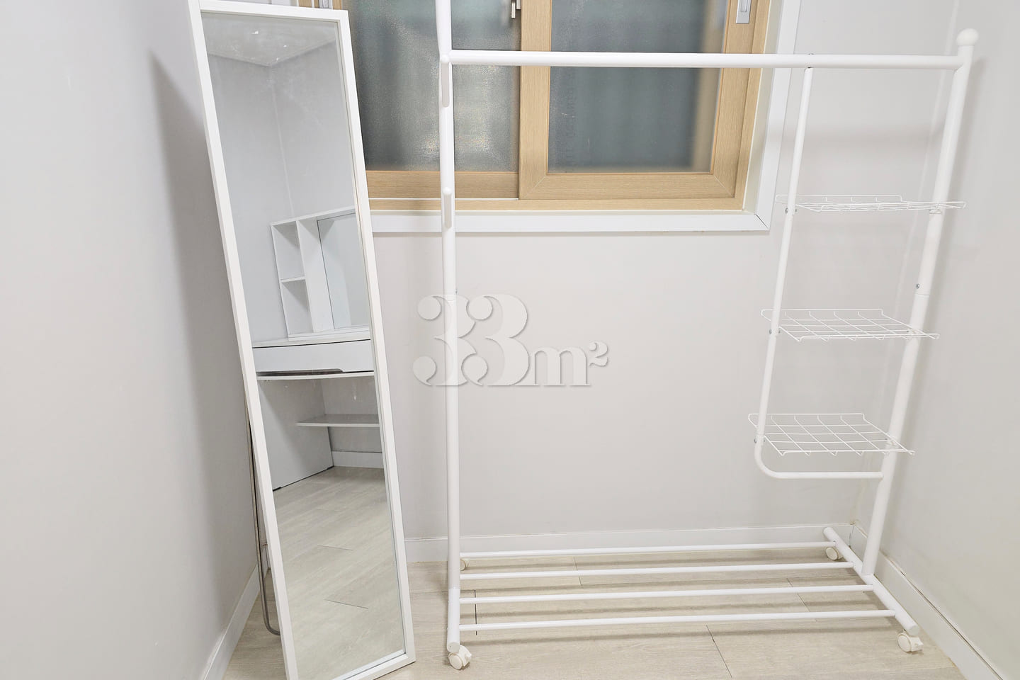 Newly remodeled 2-room apartment 6th image