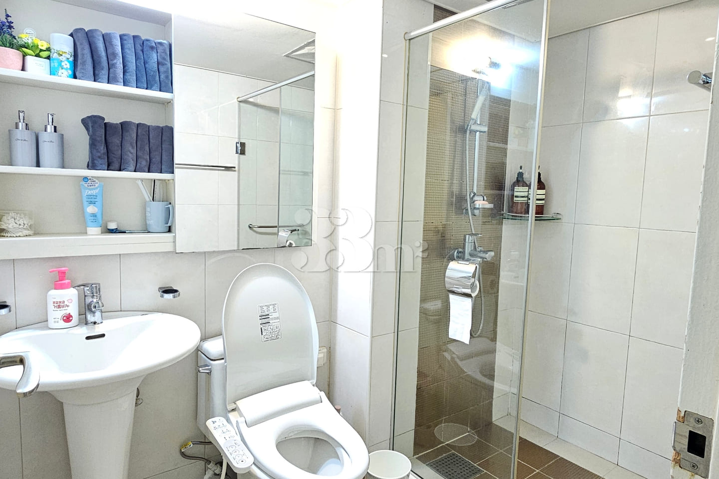 City View High-Rise, Fully Furnished 5th image