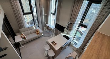 시내 럭셔리 10층 방 이미지