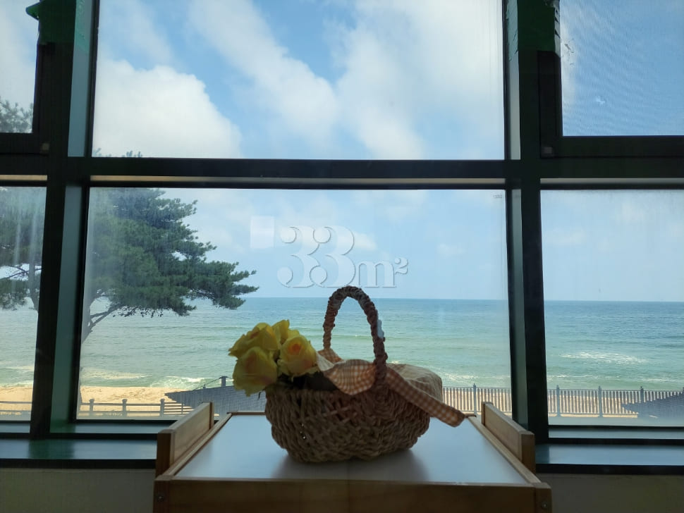 3-Room Ocean View – 10m from the Sea 4th image