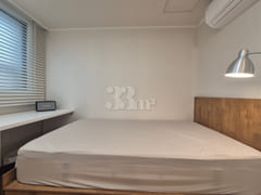 Fully furnished, renovated, 5th floor with el 3th image