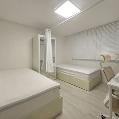 Room C-2 방 이미지