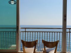 Sunrise Ocean View Apartment 4th image