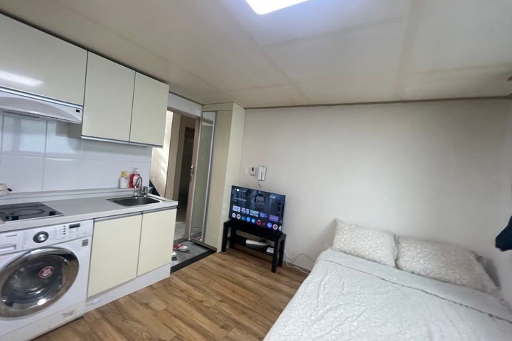 2 minutes from Nonhyeon Station (studio apart 11th image