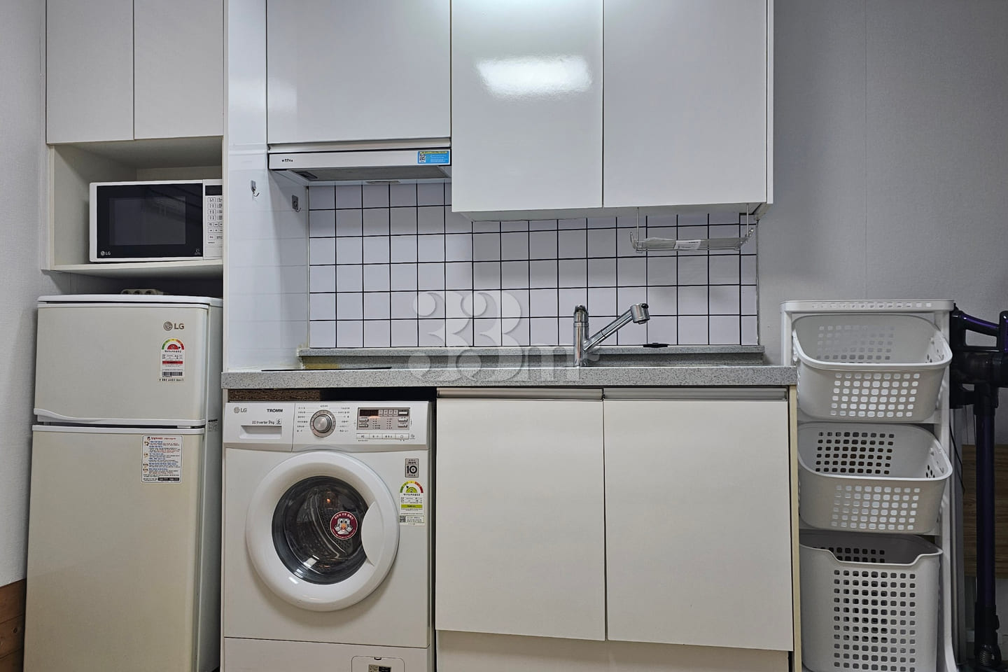 Fully furnished interior 3th image