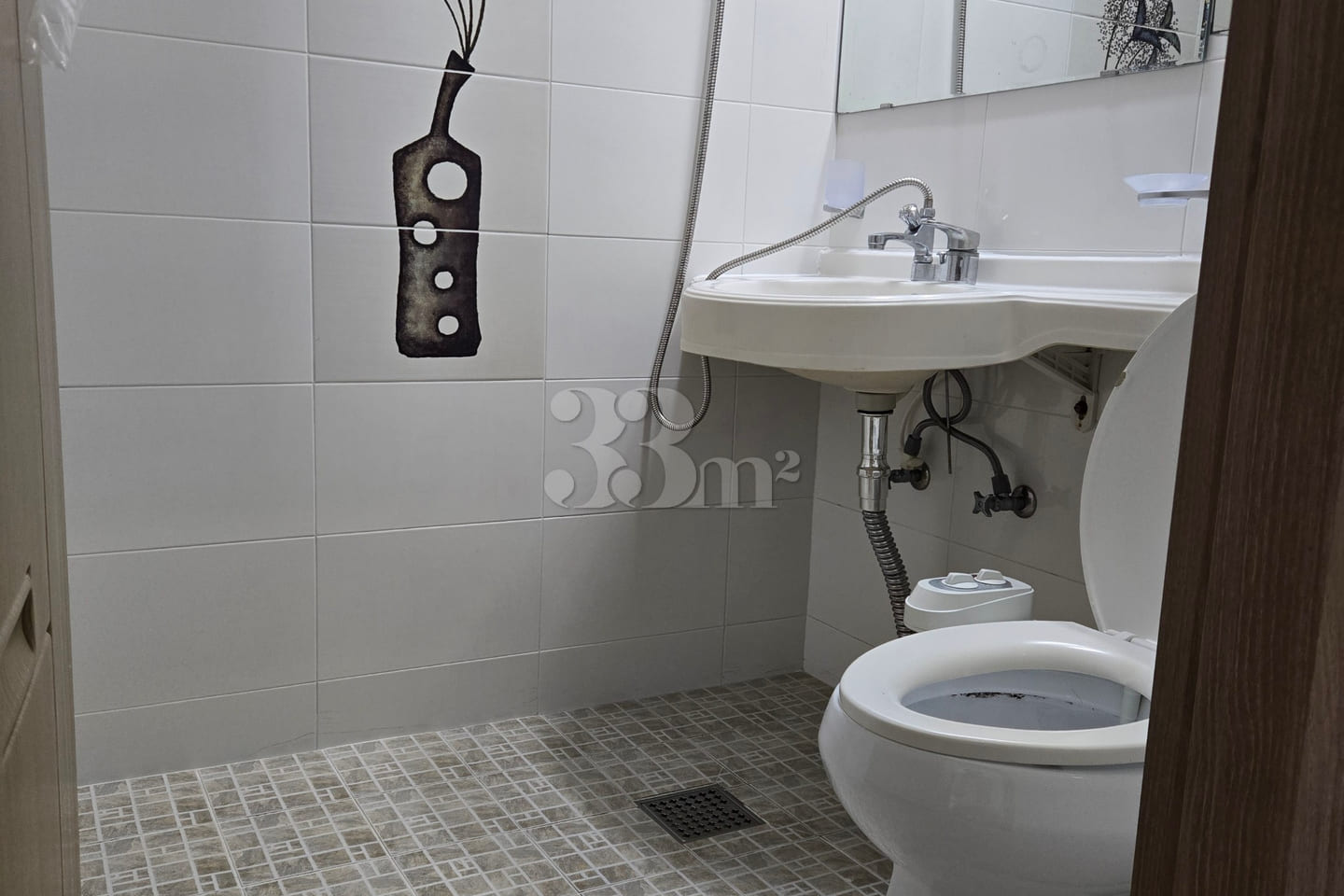 Studio apartment in the immediate vicinity of 5th image