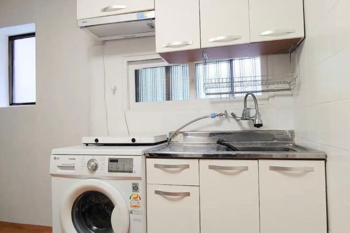 Two-room apartment, 5-minute walk from Seoul  8th image