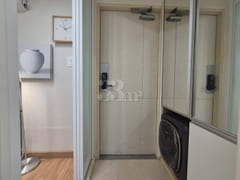 Fully furnished, renovated, 5th floor with el 9th image