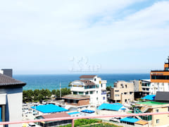 One-month stay at a beachfront duplex with a 0th image