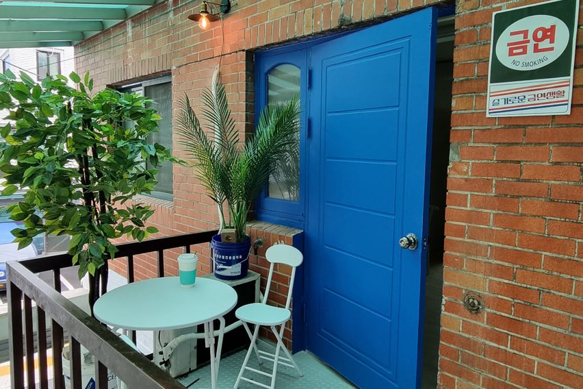 금돼지식당뒤투룸+다락방