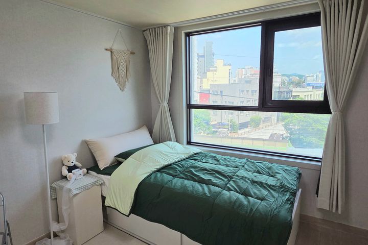 Fully furnished studio right next to the subw 1th image