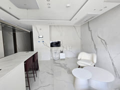 A comfortable and luxurious home. 2th image