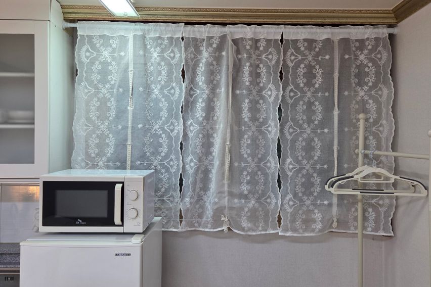 햇살 좋은 아늑한 방 8번째 이미지