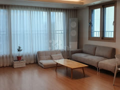 A house with a beautiful view of Seoul. 18th image