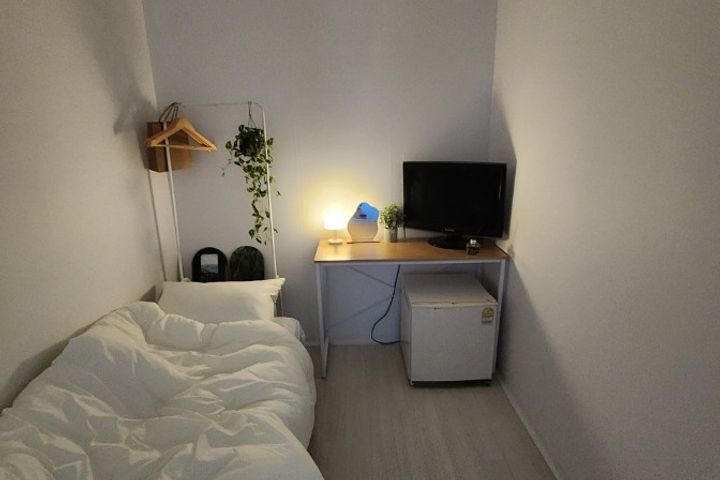 A comfortable room in a comfortable home. 2th image