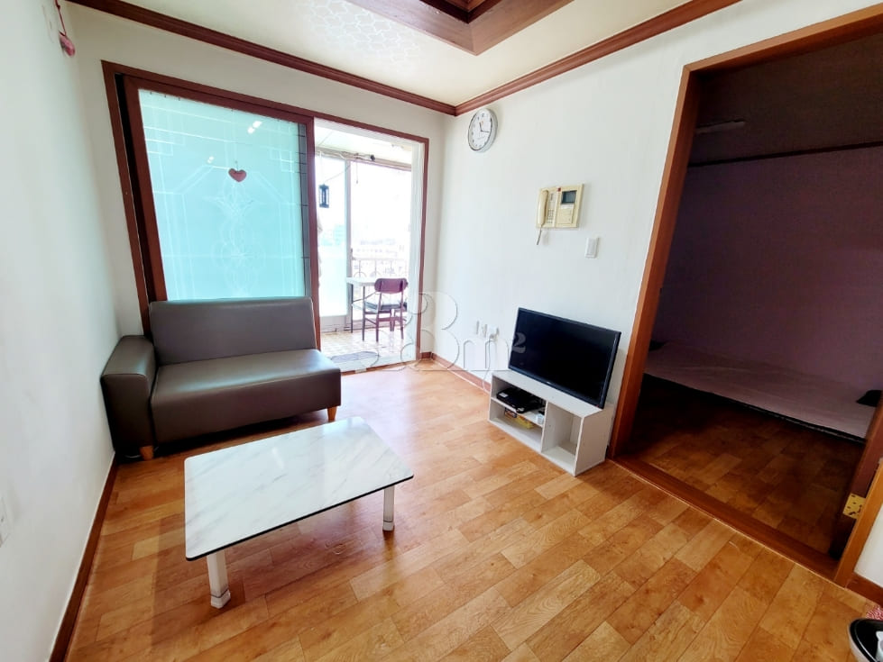 Cozy Room, 5 Minutes from Haeundae Beach 4th image