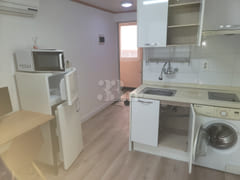 Room 307 4th image
