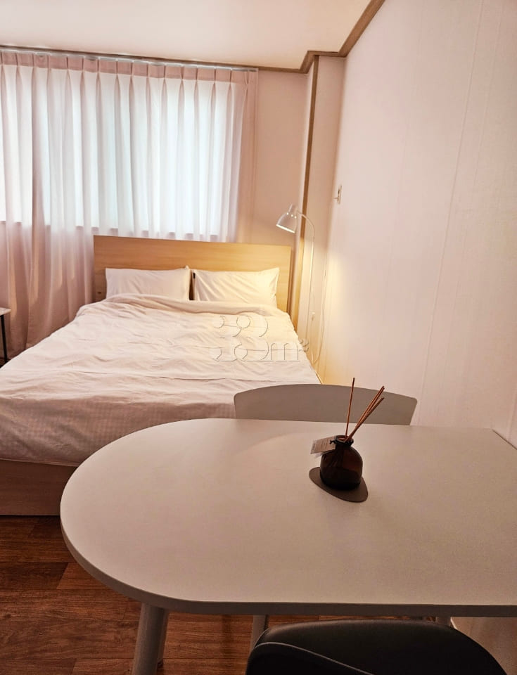 Hongdae/Sinchon, fully furnished, 6.5-pyeong 1th image