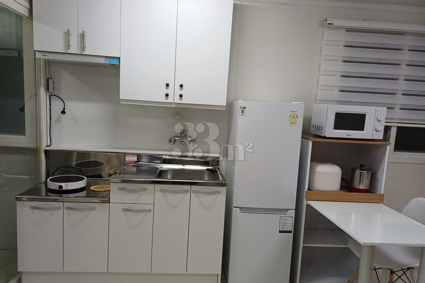 Clean studio apartment near International St. 0th image