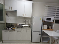 Clean studio apartment near International St. 0th image