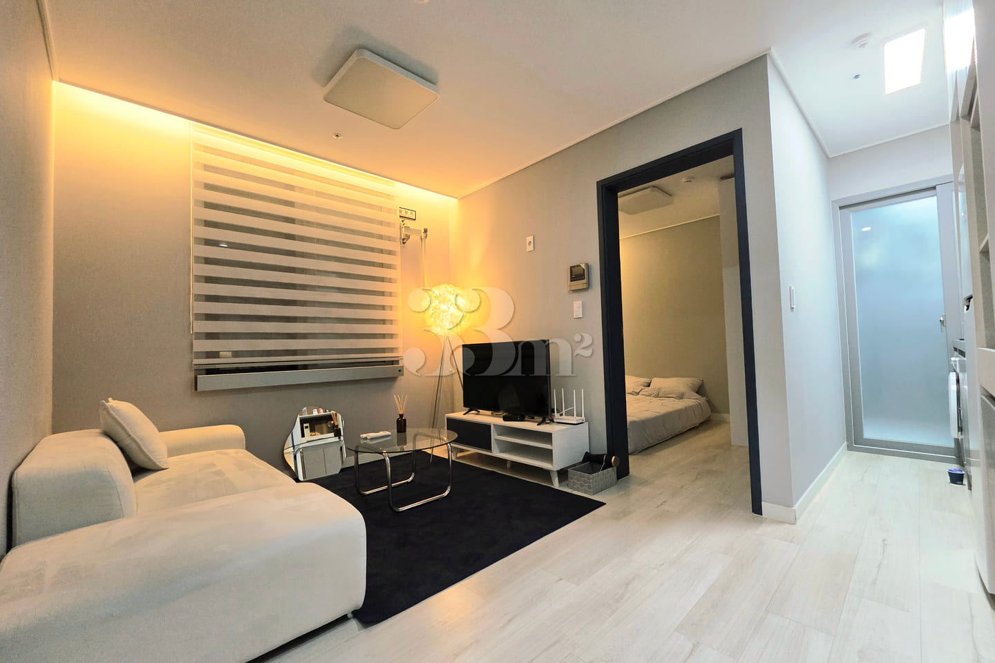 1 minute from the subway, 1 bedroom, 1 living 0th image