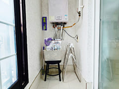 Fully furnished studio apartment near the cou 17th image