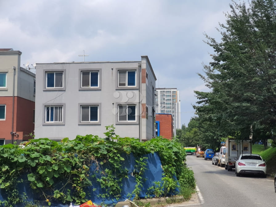 Top-tier fully equipped unit near Seodaejeon 0th image