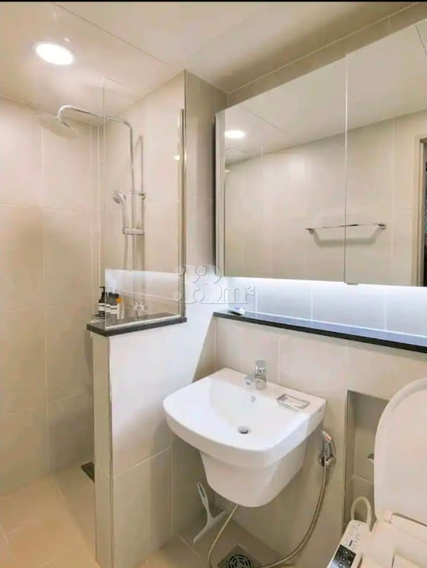 1HEESROOM 12th image