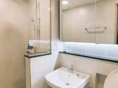 1HEESROOM 12th image