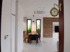 Three-bedroom detached house with a fireplace 9th image