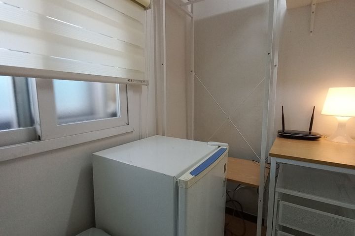 Room with a clean window near Sadang Station 4th image