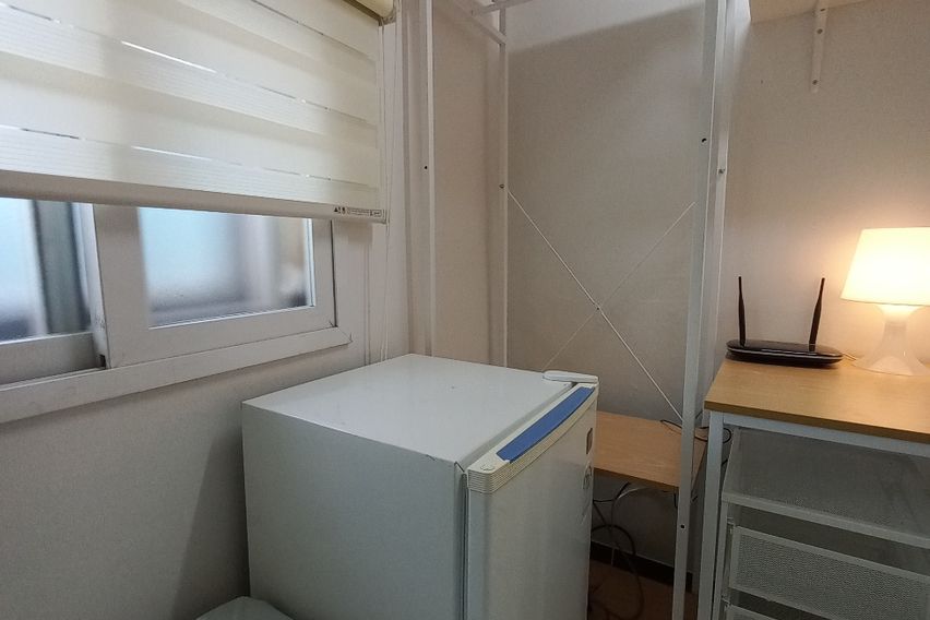 사당역 깨끗한창문있는방