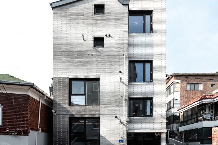 Charming studio apartment 9th image