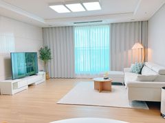 Gyeyang New Three-Room Apartment with Full Op 0th image
