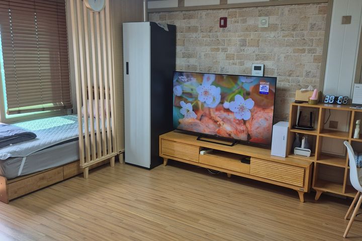 Fully furnished 15-pyeong officetel 2th image