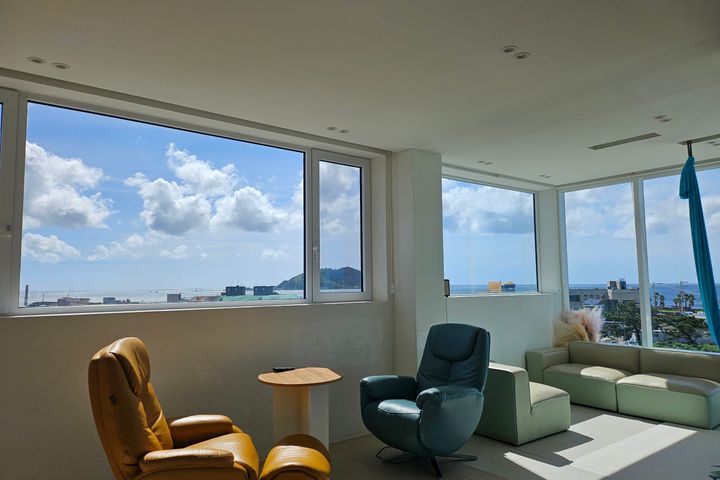 Jeju Ari_Jeju Ocean View with Floor-to-Ceilin 3th image