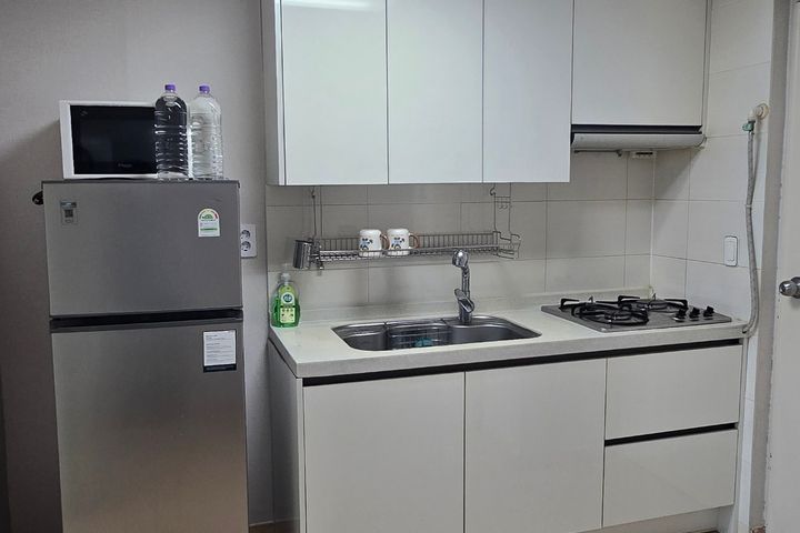 Two-bedroom apartment 7th image