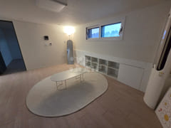 Spacious 2-bedroom unit + rooftop terrace 1th image