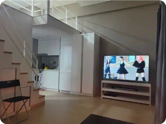 평촌역 넓고 높은 복층