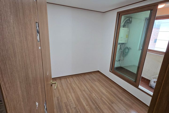 루이스 4번째 이미지