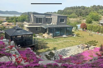 아늑한 솔숲의 전원주택