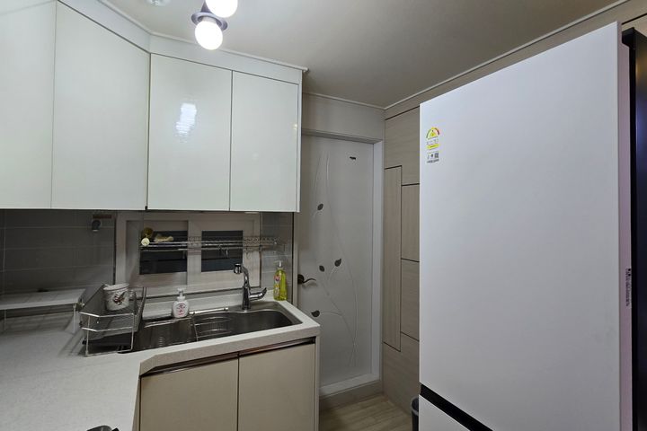Clean two-room apartment near Yeonsinnae Stat 12th image