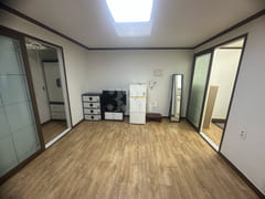 Room 304, a clean room 0th image