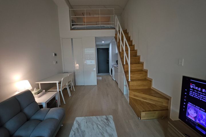 Gasan Station. Clean, well-secured duplex. 4th image