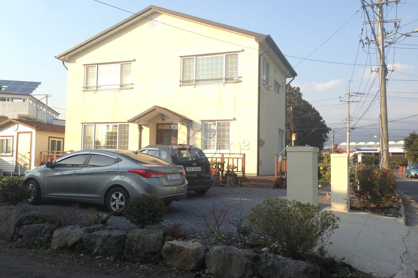 A Sun-Drenched House in Seogwipo 8th image