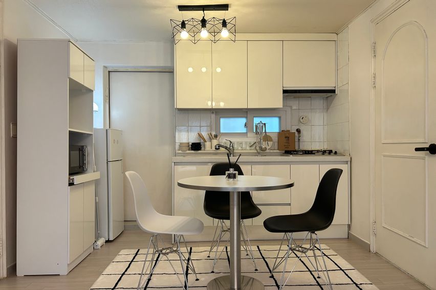 #57 홍대입구역 3룸