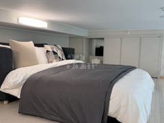 Luxury 10th-floor unit in the city center 9th image