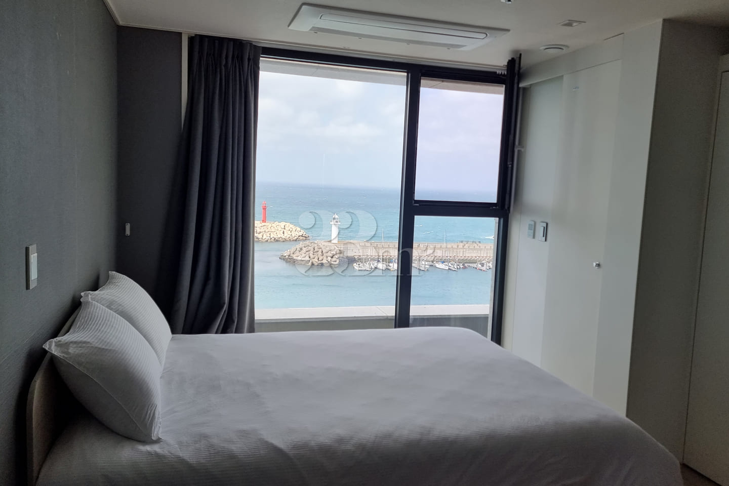 A house with a beautiful view. 2th image